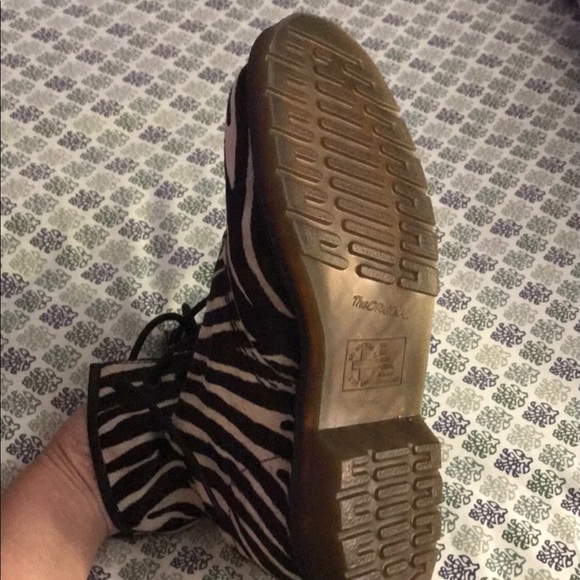 Fur zebra dr martens boots new - Picture 2 of 3